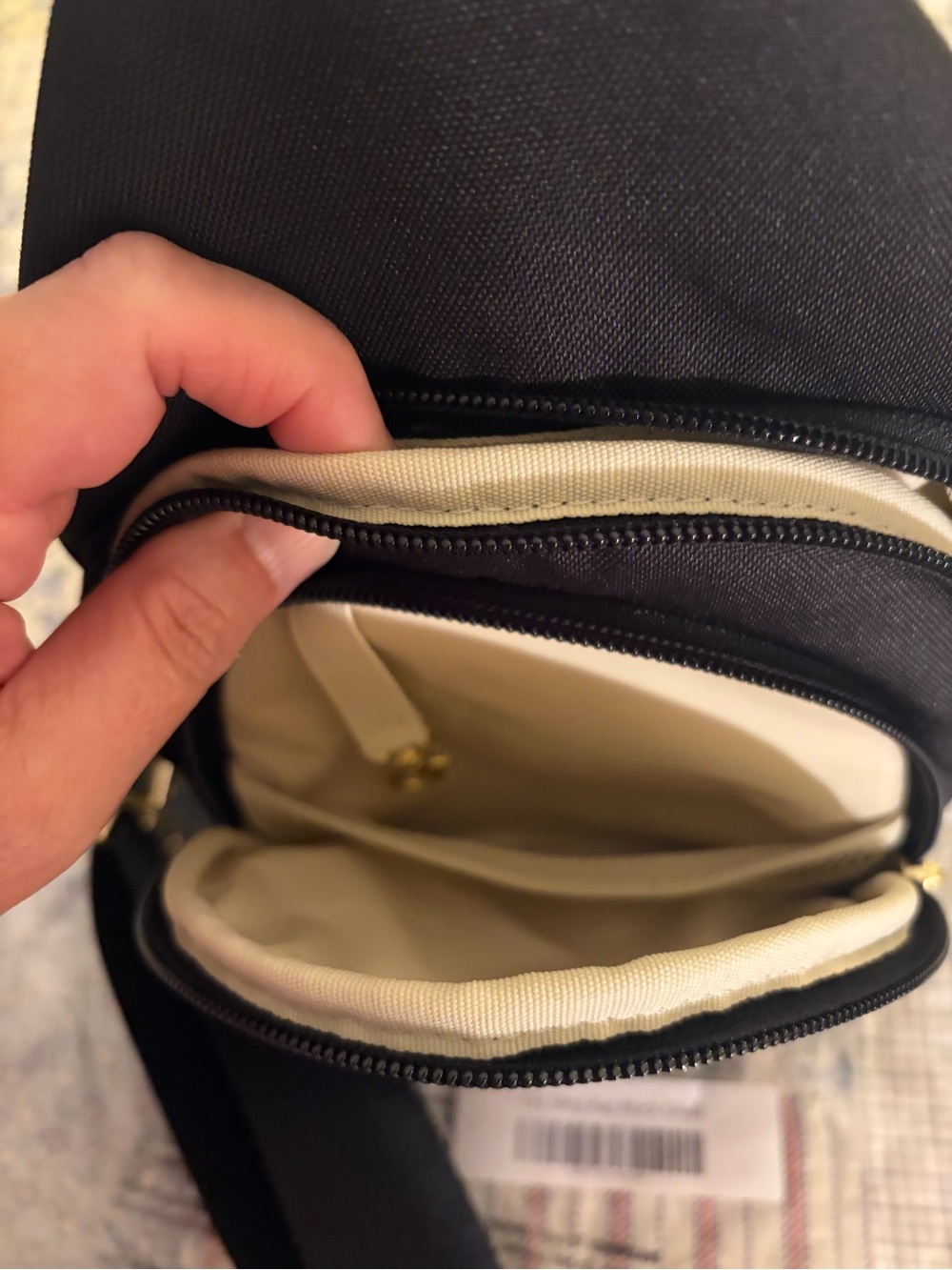 Canvelle Small City Sling Bag - Picture 5 of 6